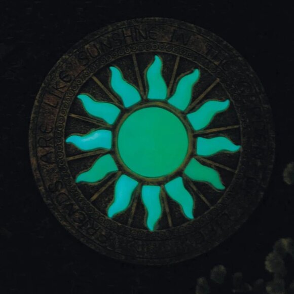 BURSTING SUN GLOWING STEPPING STONE - Picture 2 of 2